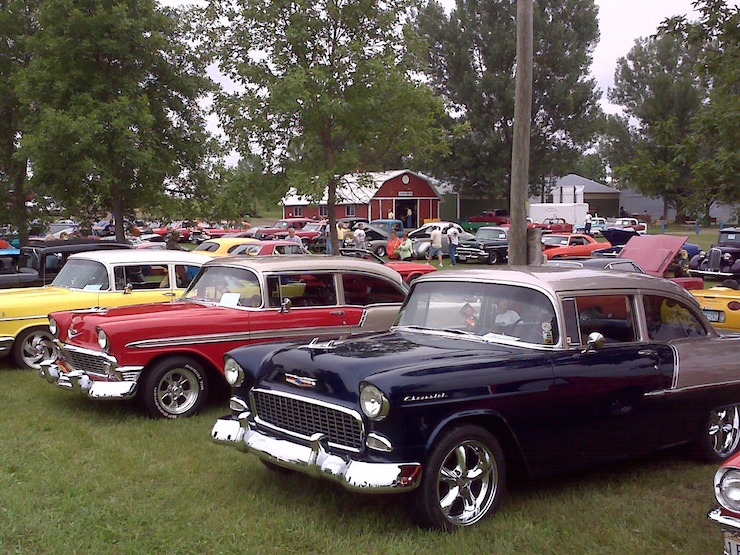 Classic car show lineup